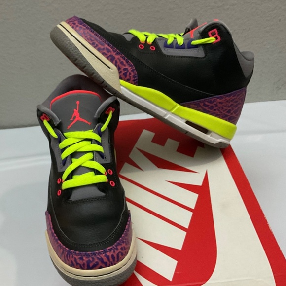 NIKE AIR JORDAN 3 RETRO BLACK ATOMIC JOKER PURPLE- Size US 6.5 Y / EUR 40 - Picture 3 of 8